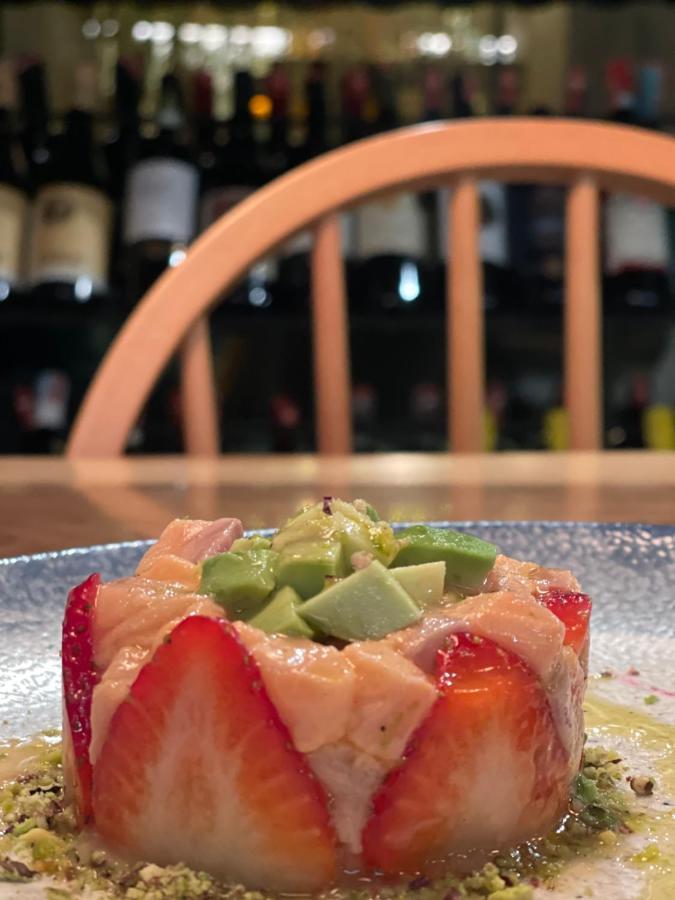 Dim'S Hotel & Restaurant Корча Екстериор снимка