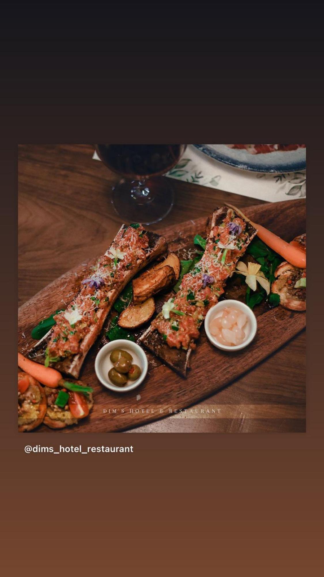 Dim'S Hotel & Restaurant Корча Екстериор снимка