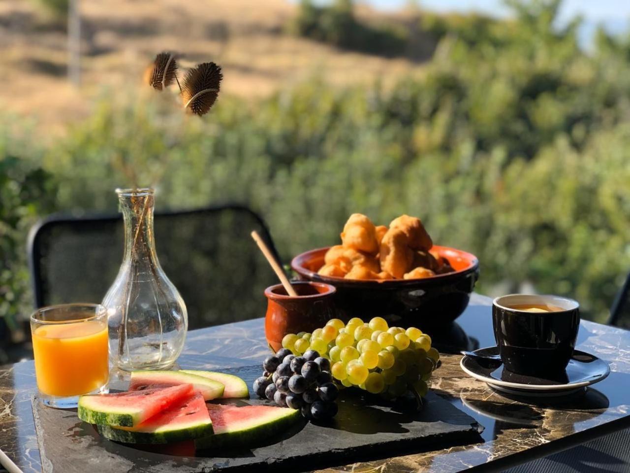 Dim'S Hotel & Restaurant Корча Екстериор снимка